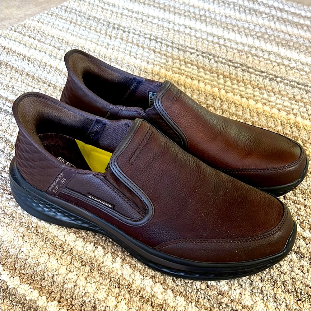 Mens sketchers sn 205237 RDBR Slade Cooper slip ons brown -size 11.  Worn once